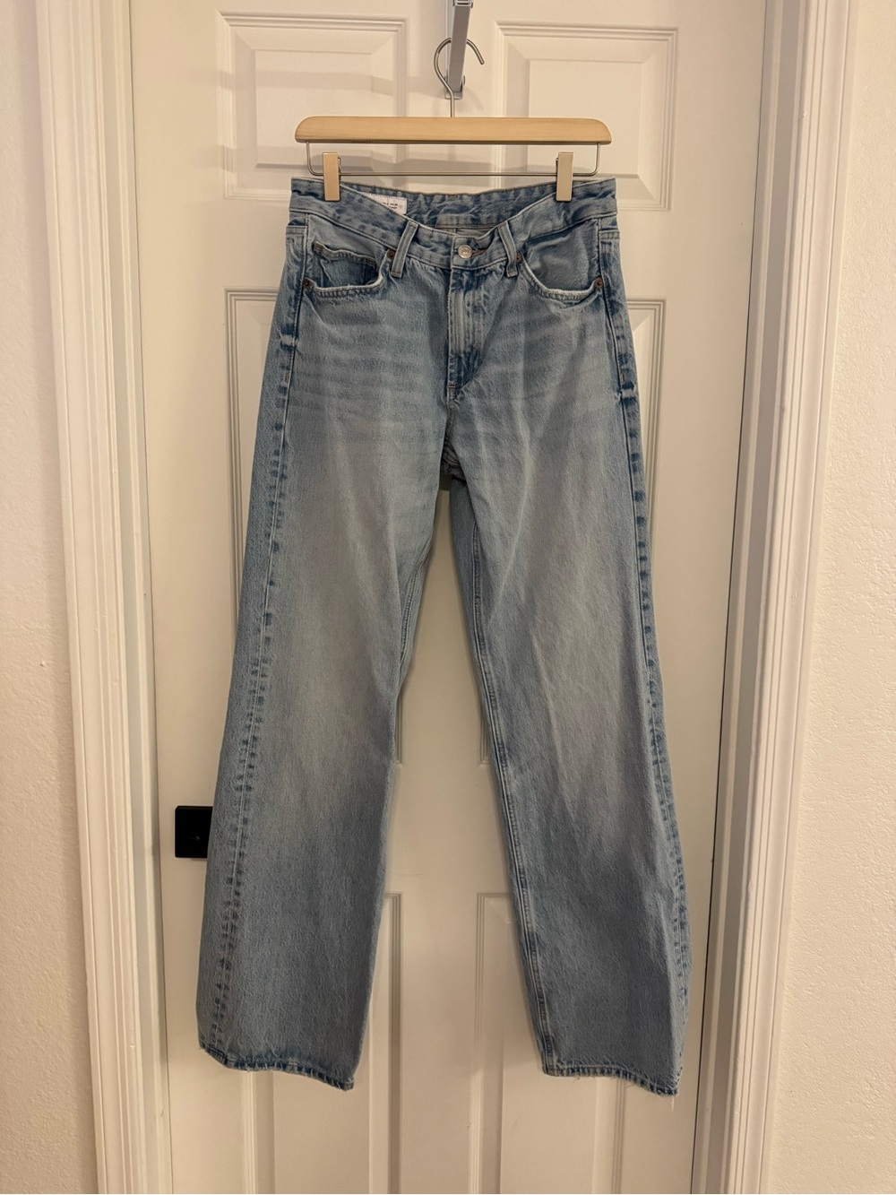 Zara Women’s Straight Leg Jeans